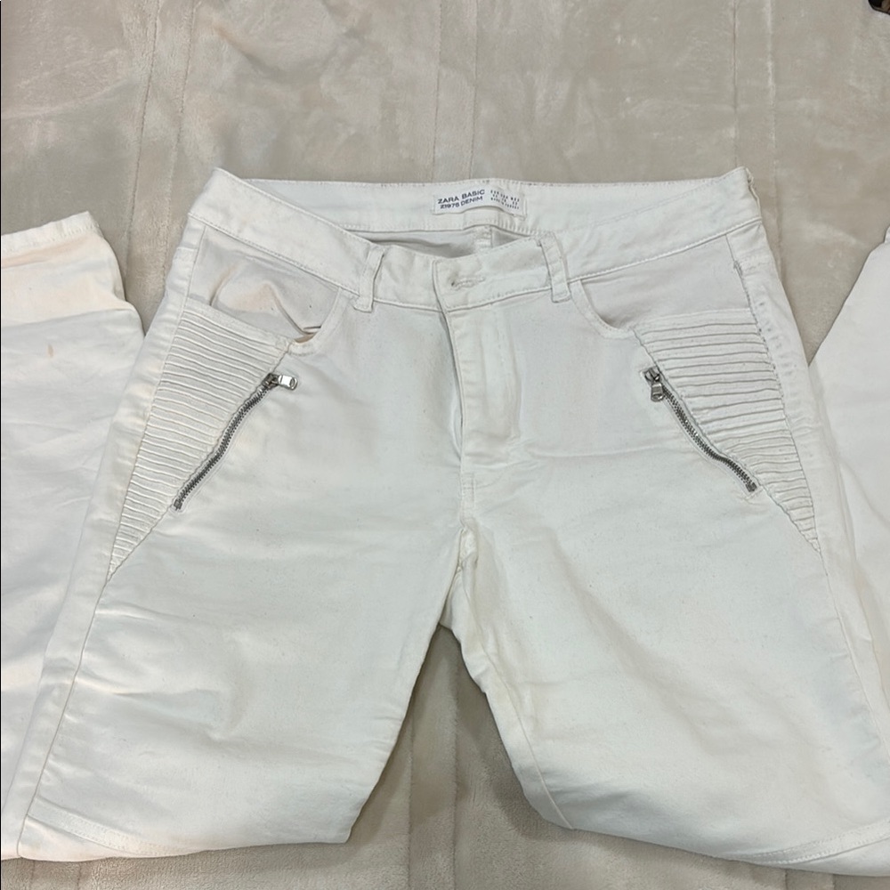White Jeans with Zipper Details